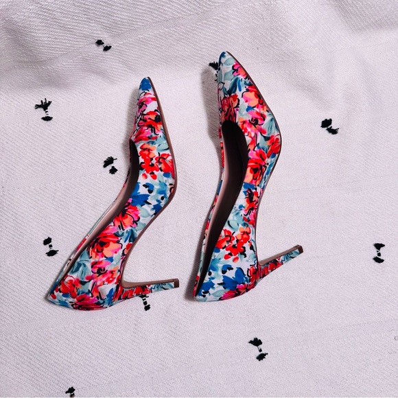 Kelly & Katie Red and Blue Floral Heels Sz 7.5 - Picture 7 of 9